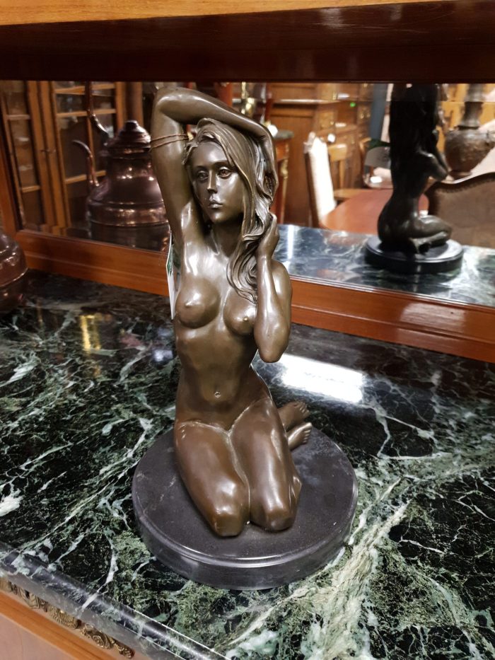 Бронзовая скульптура