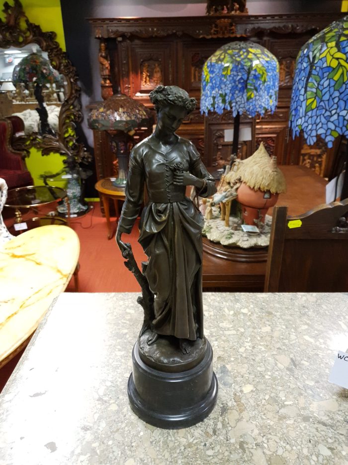 Бронзовая скульптура