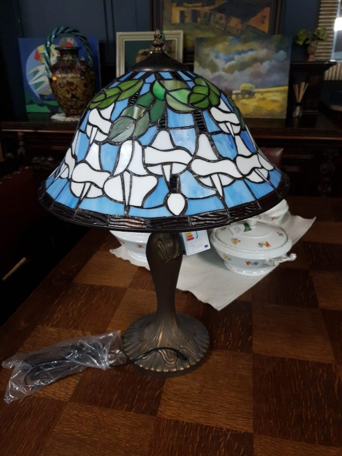 Tiffany stiilis laualamp