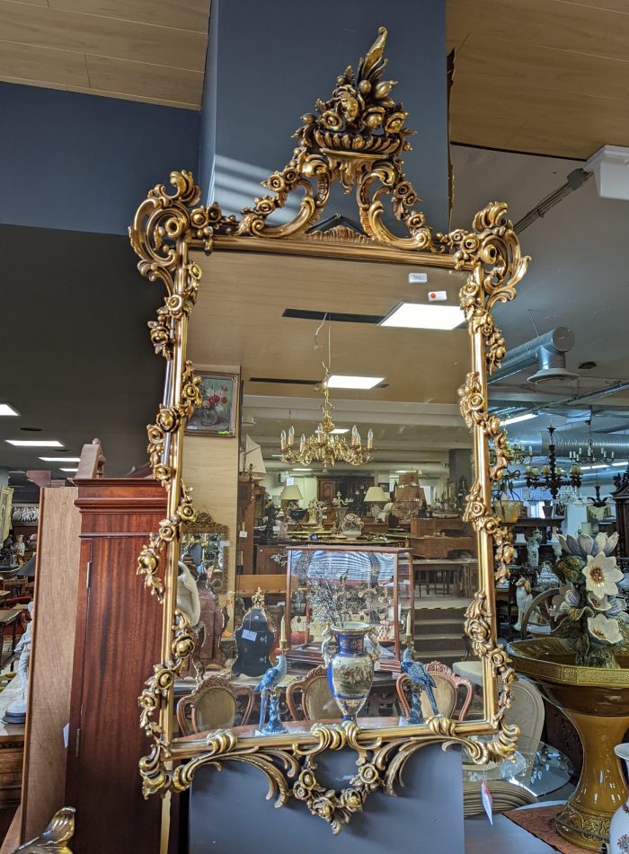 Peegel rokokoo stiilis