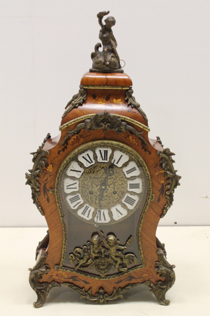 Kell Louis XV stiilis