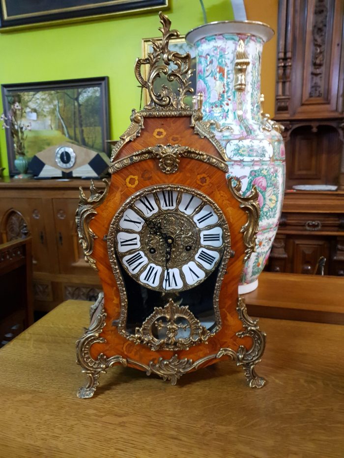 Kaminakell Louis XV stiilis