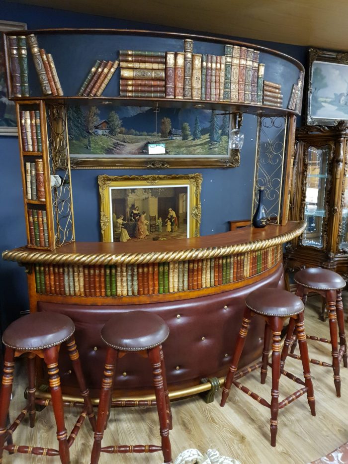 Baar ja 4 baaripukki