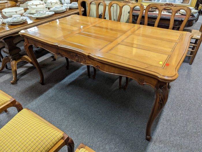 Söögilaud / Louis XV