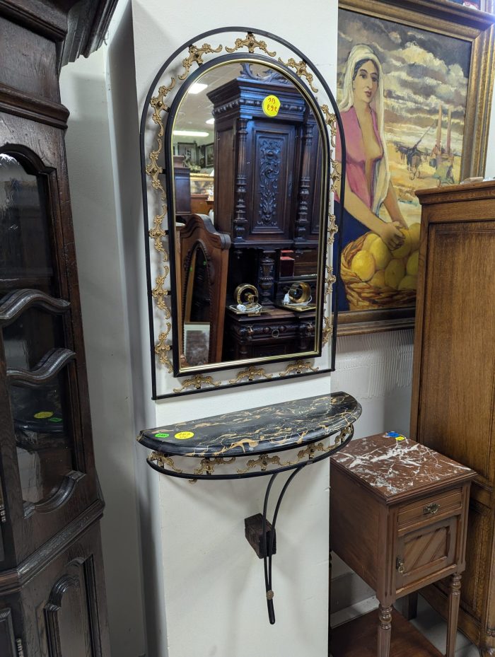 Konsoollaud peegliga