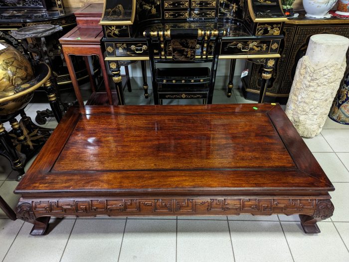 Idamaine diivanilaud