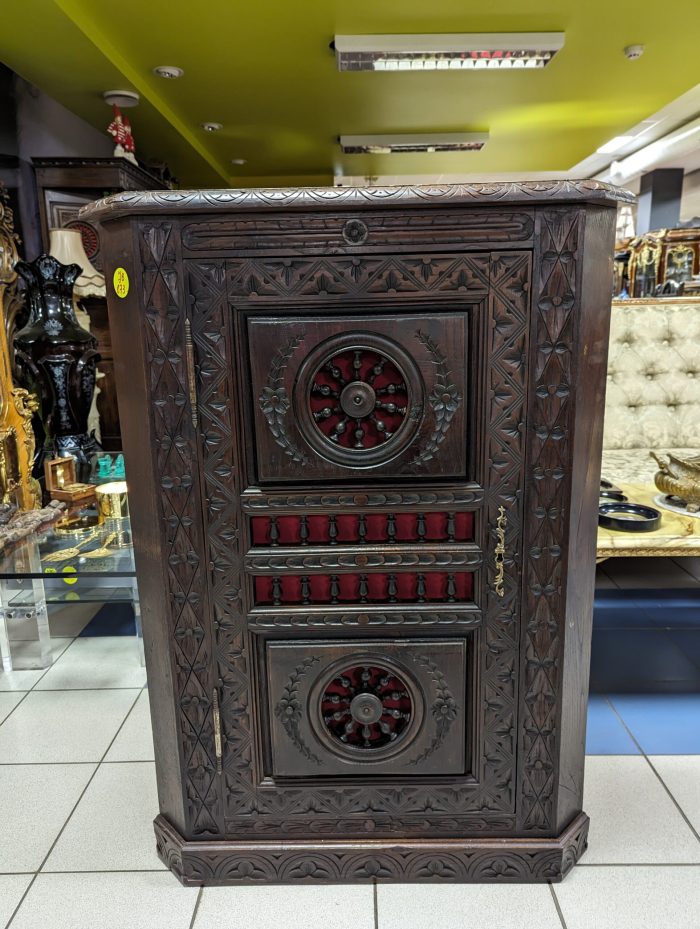 Nurgakapp Breton stiilis