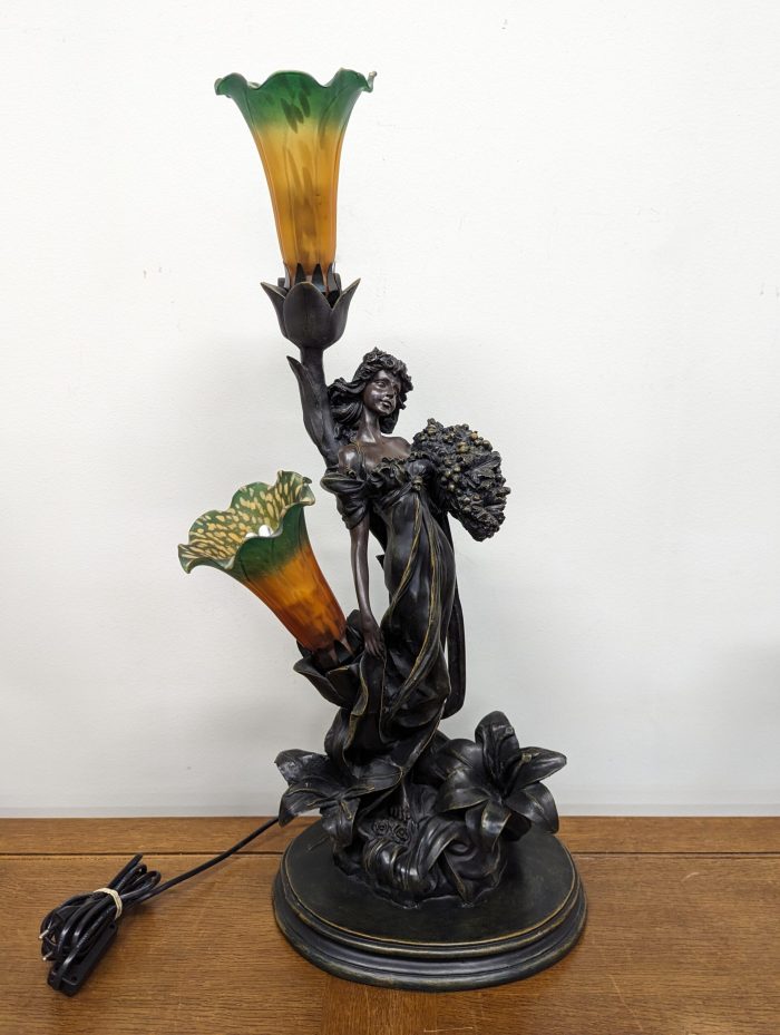 Laualamp juugendstiilis