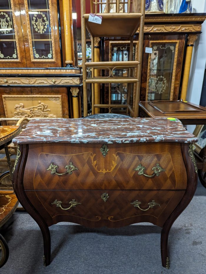 Louis XV stiilis kummut