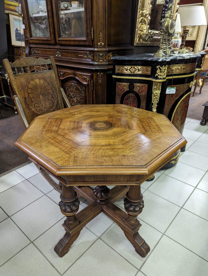 Diivanilaud/ Söögilaud renessansistiilis