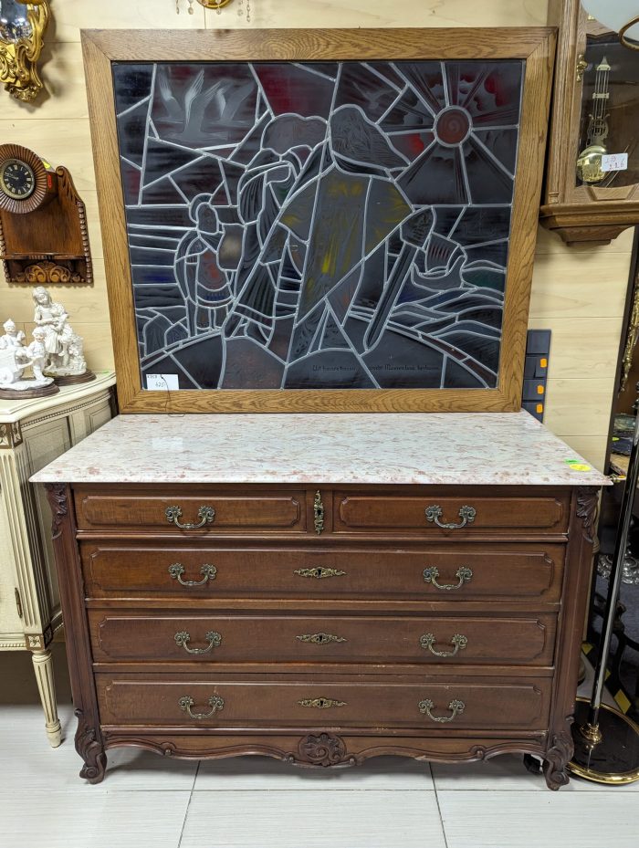 Louis XV stiilis kummut