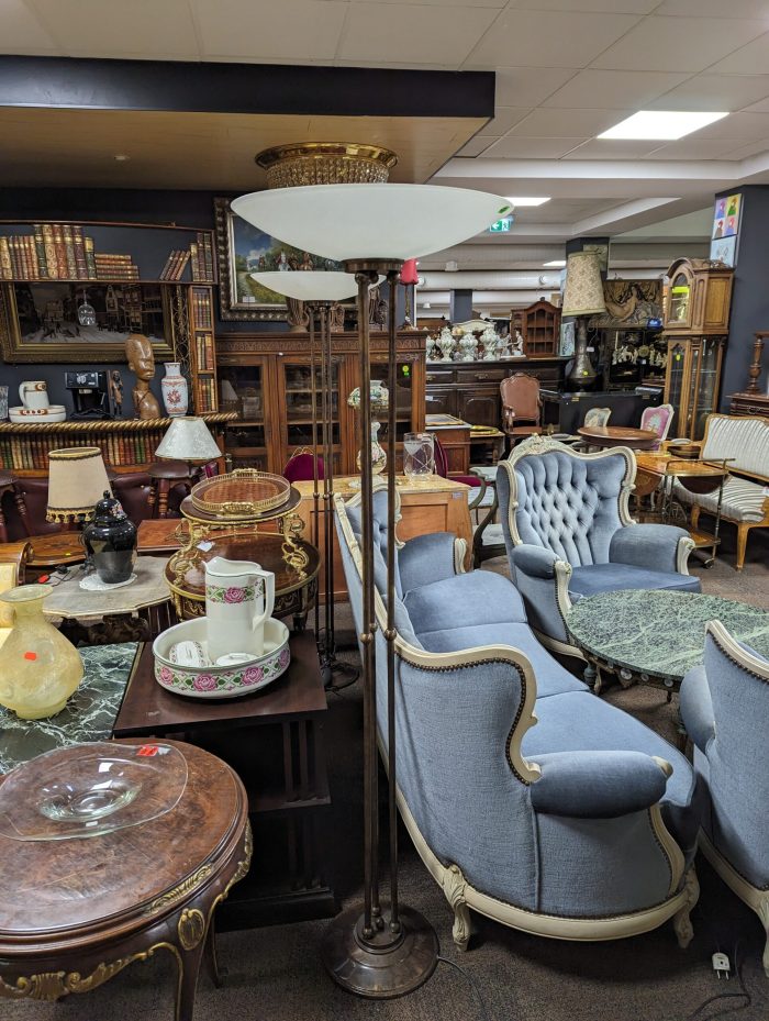 Напольный светильник