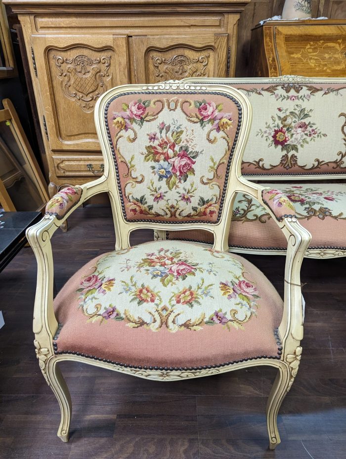 Rokokoo stiilis tugitool