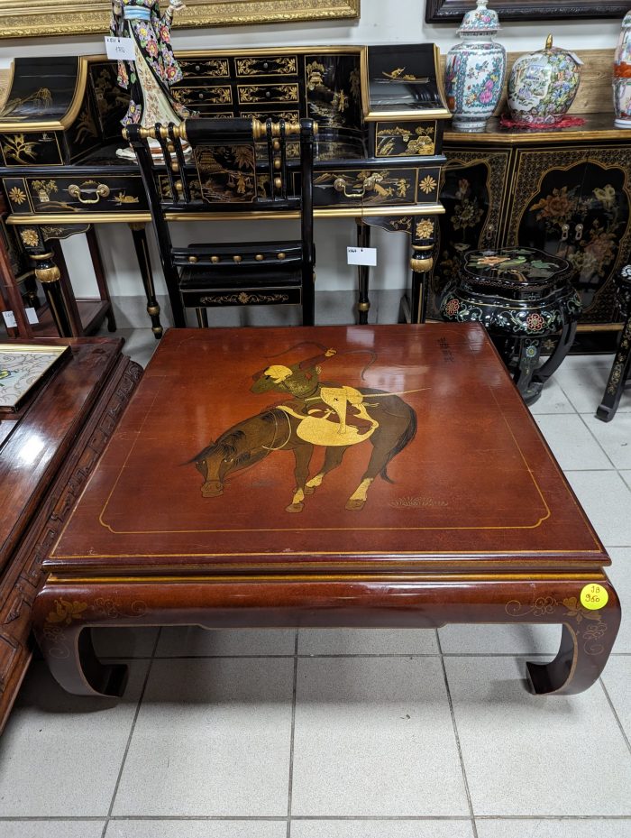 Idamaine diivanilaud