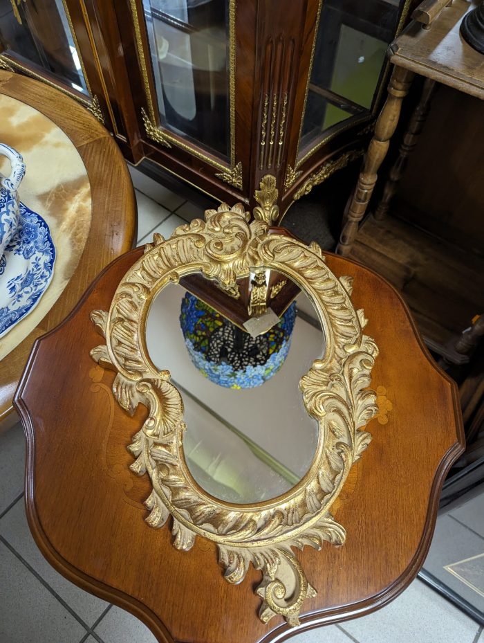 Peegel rokokoo stiilis