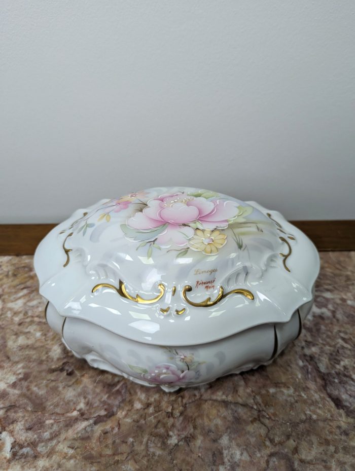 Лиможская ваза с крышкой