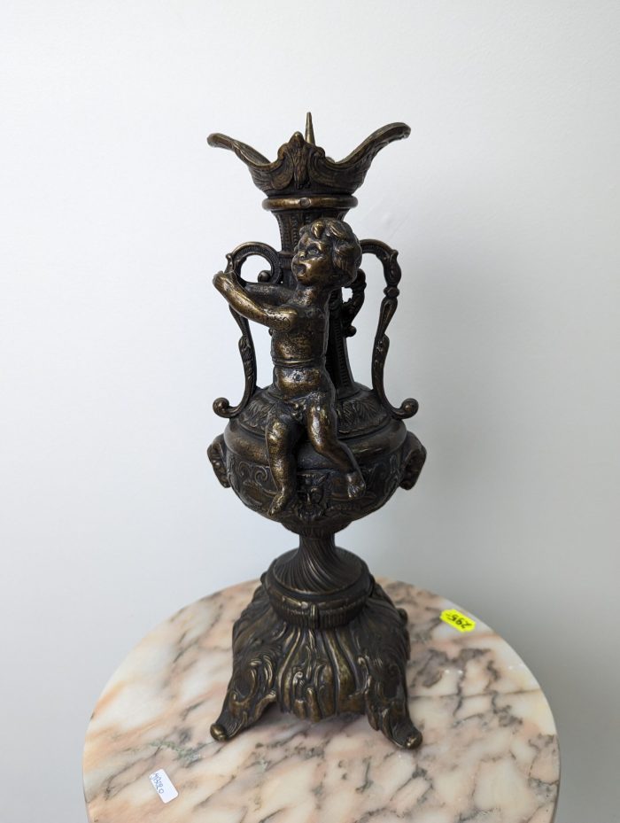 Pronksist küünlajalg