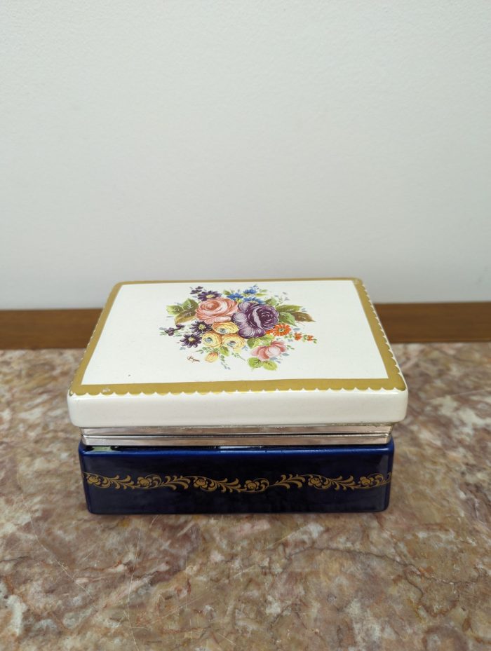 Лиможская шкатулка