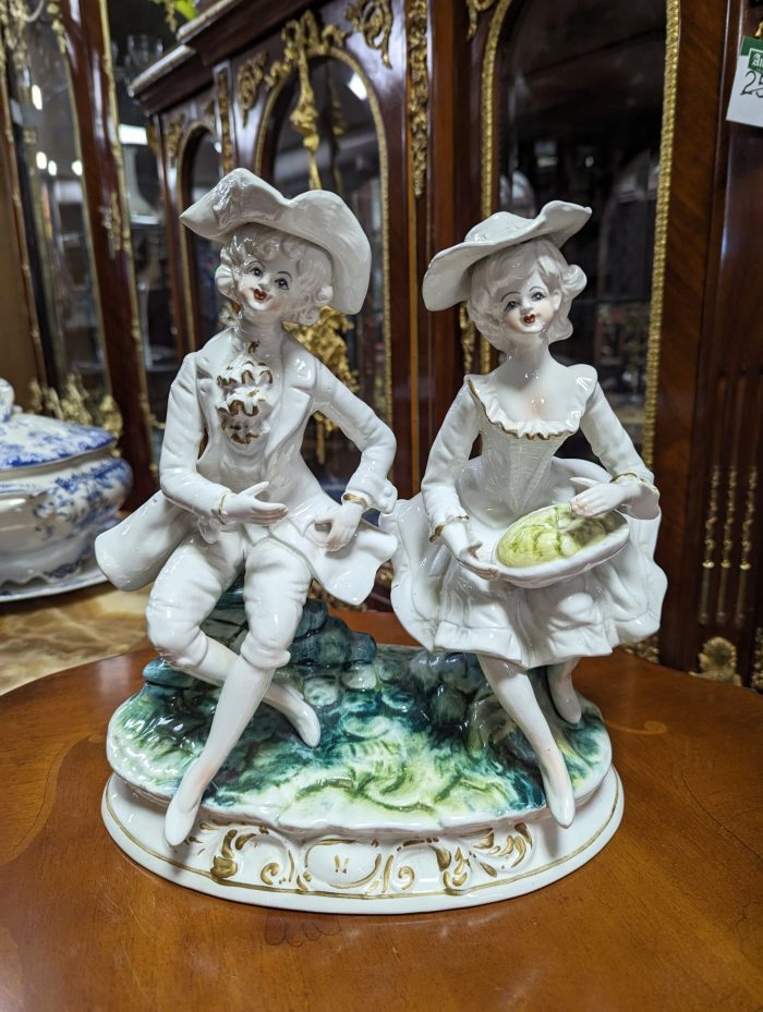 Capodimonte stiilis skulptuur