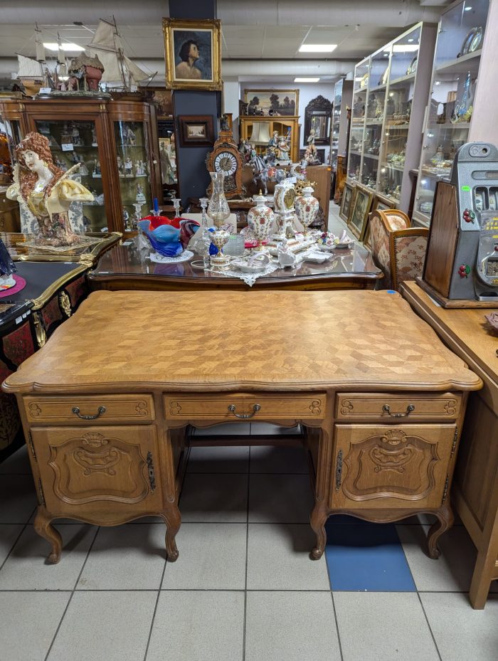 Kahepoolne kirjutuslaud