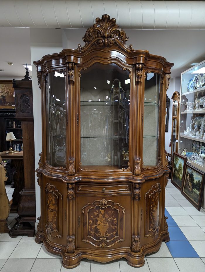 Puhvetkapp barokkstiilis