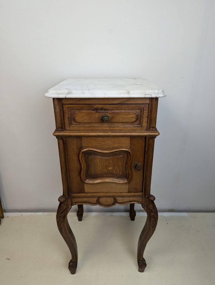 Rokokoo stiilis öökapp