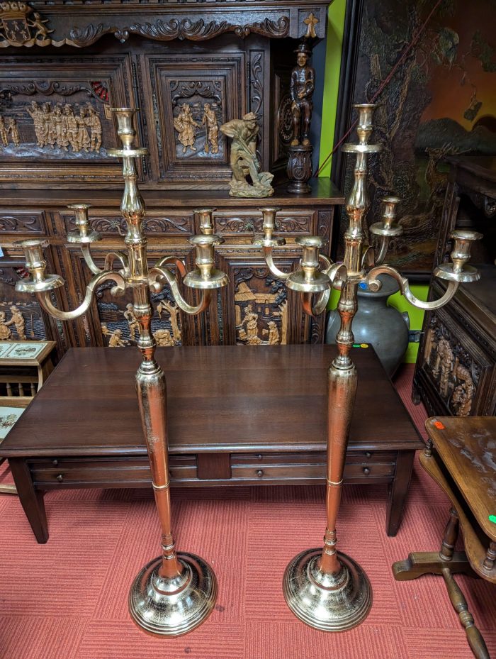 Küünlajalg põrandale