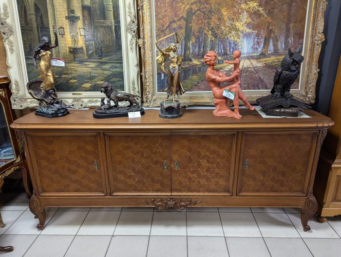 Rokokoo stiilis kummut