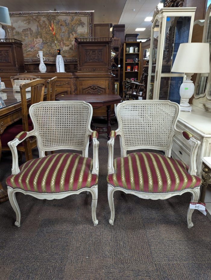 Rokokoo stiilis tugitool