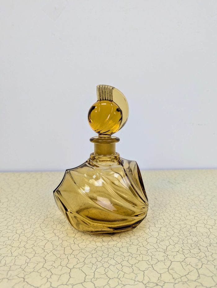 Parfüümi pudel art deco stiilis