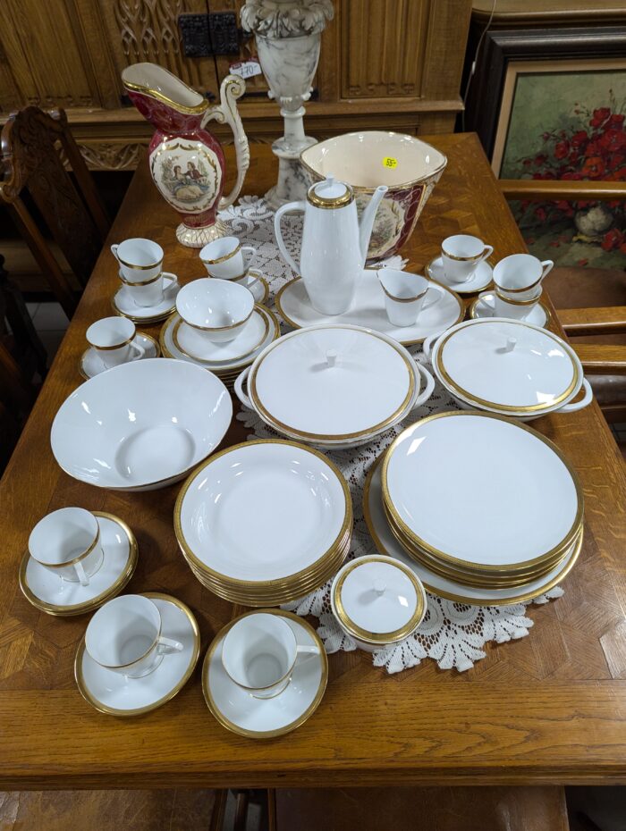 Porcelaine de Baudour crockery