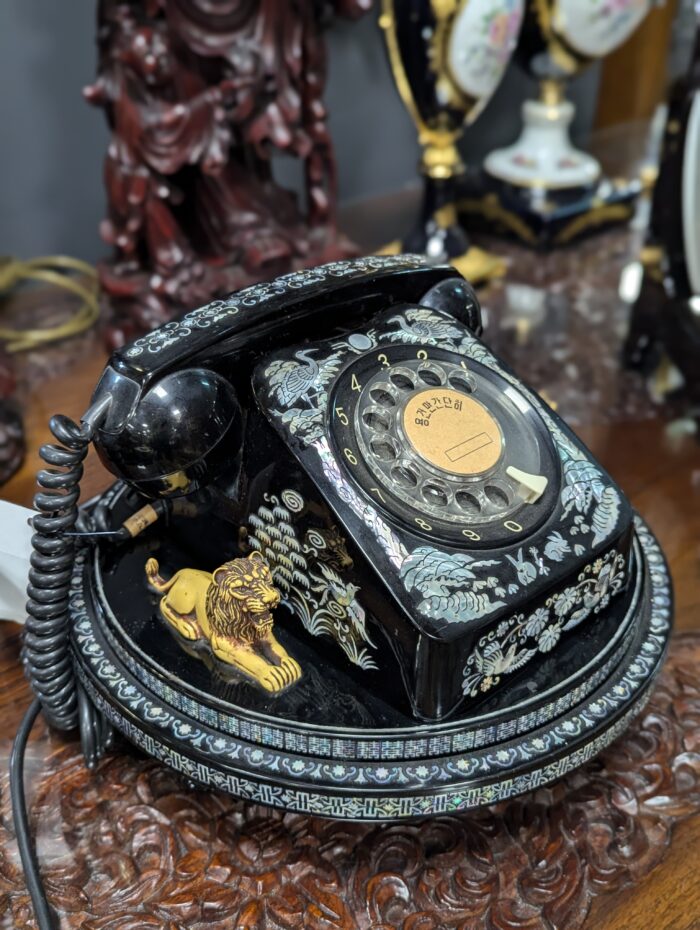 Pearl decorated vintage Korean desk phone - Image 3