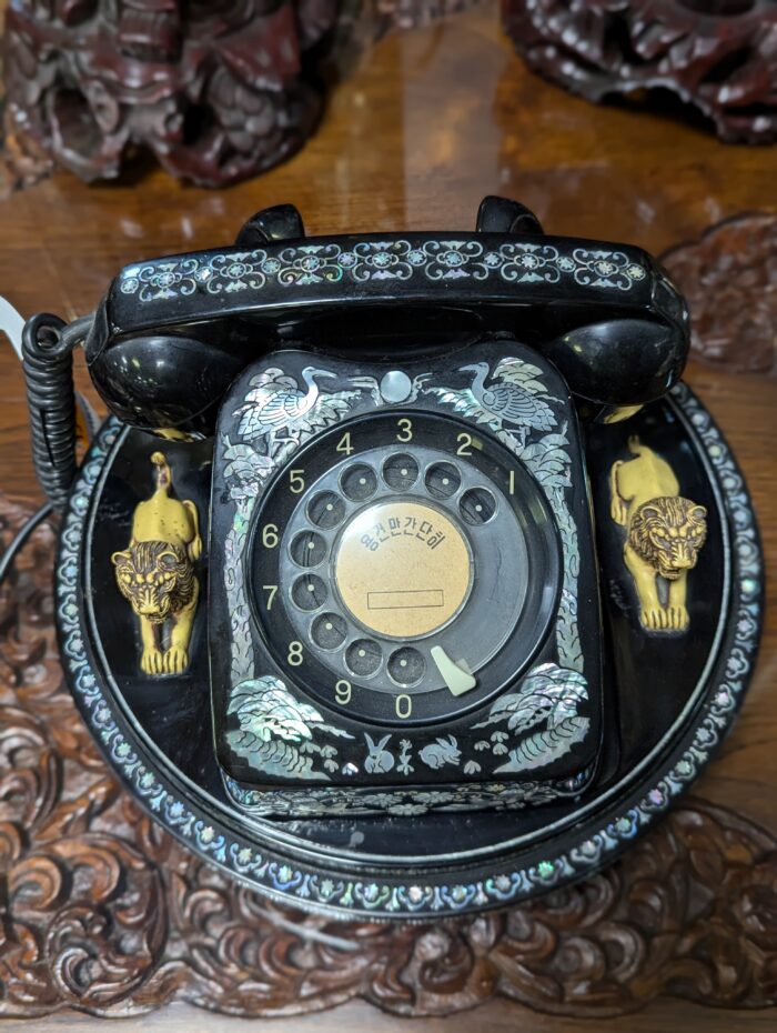 Pearl decorated vintage Korean desk phone - Image 5