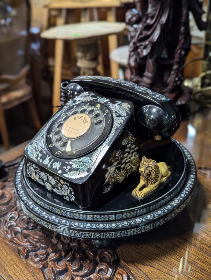 Pearl decorated vintage Korean desk phone - Image 4