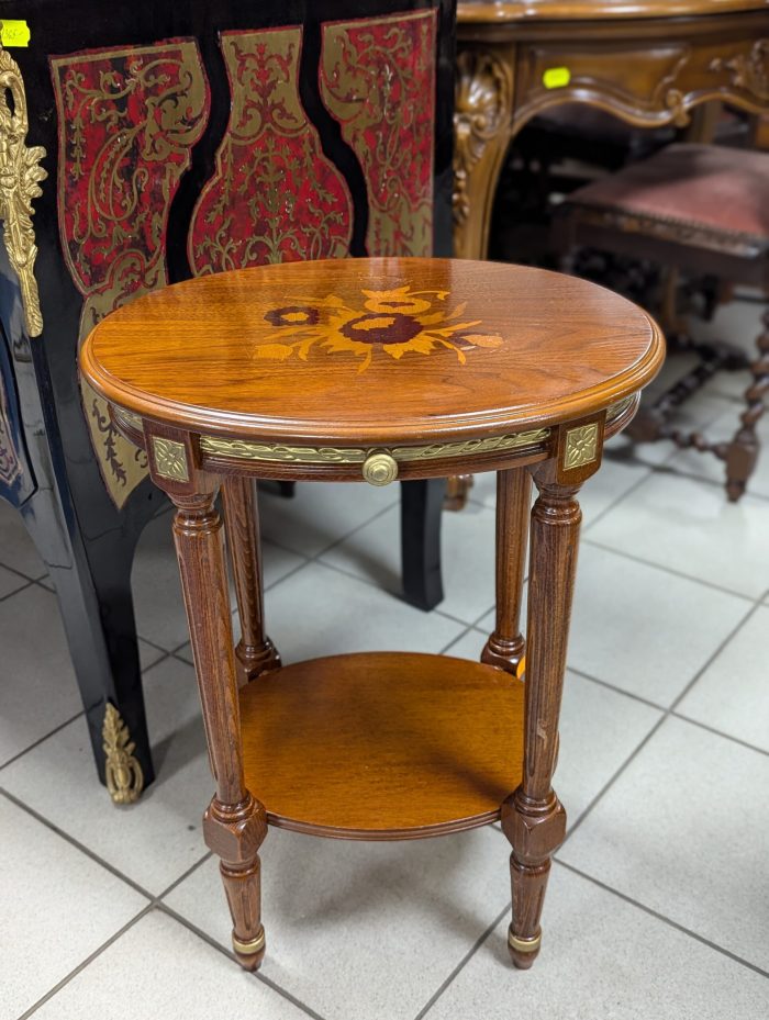 Louis XVI stiilis laud