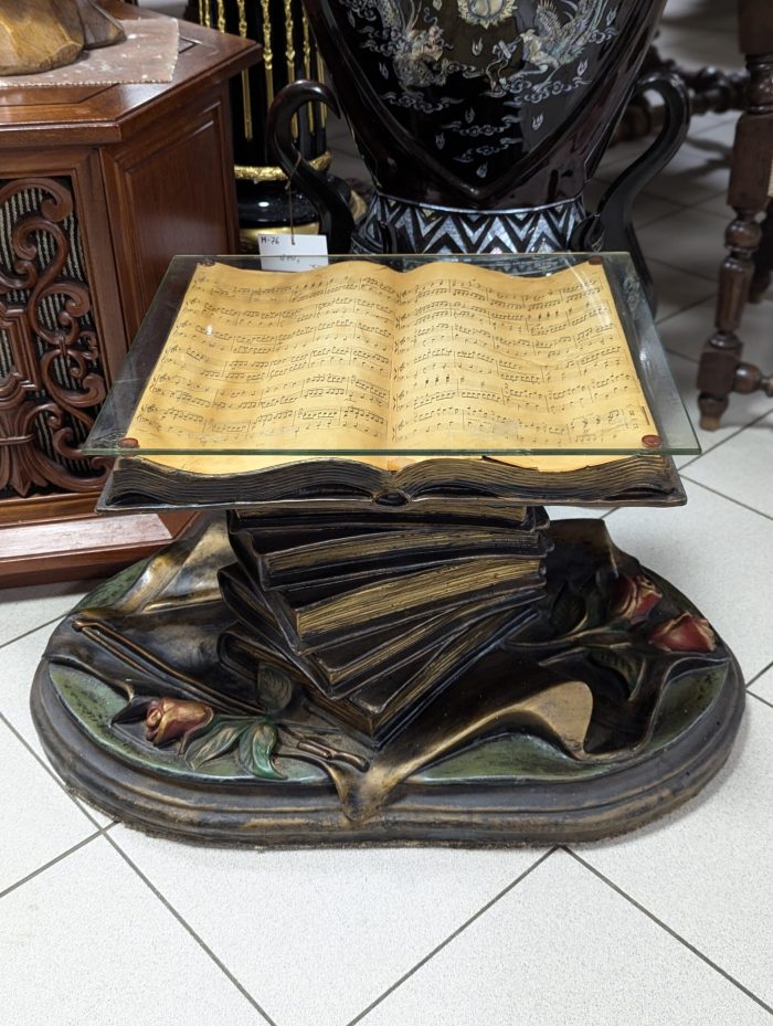 Muusikateemaline kohvilaud