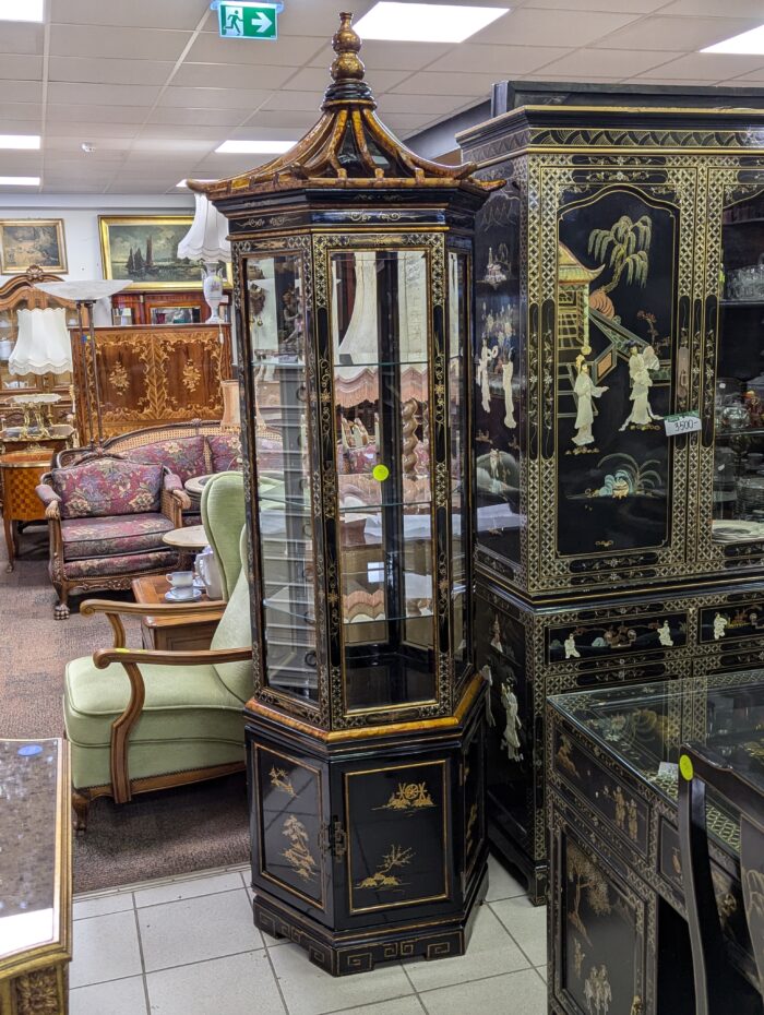 Oriental cabinet with lighting