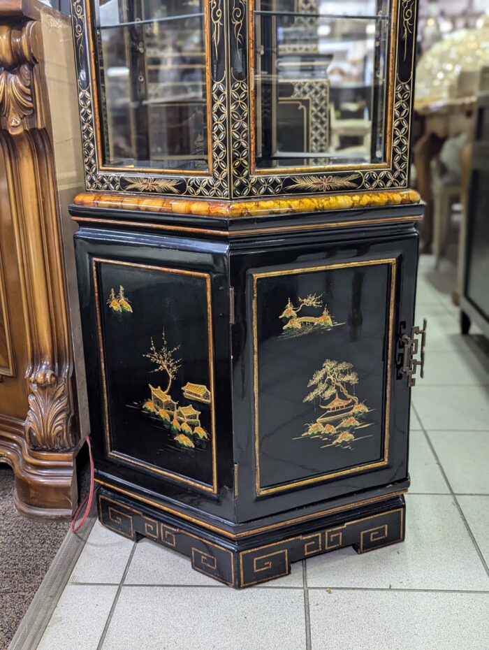 Oriental cabinet with lighting - Image 3