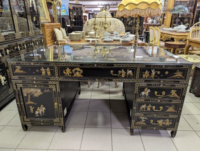 Oriental desk and two chairs - Image 5