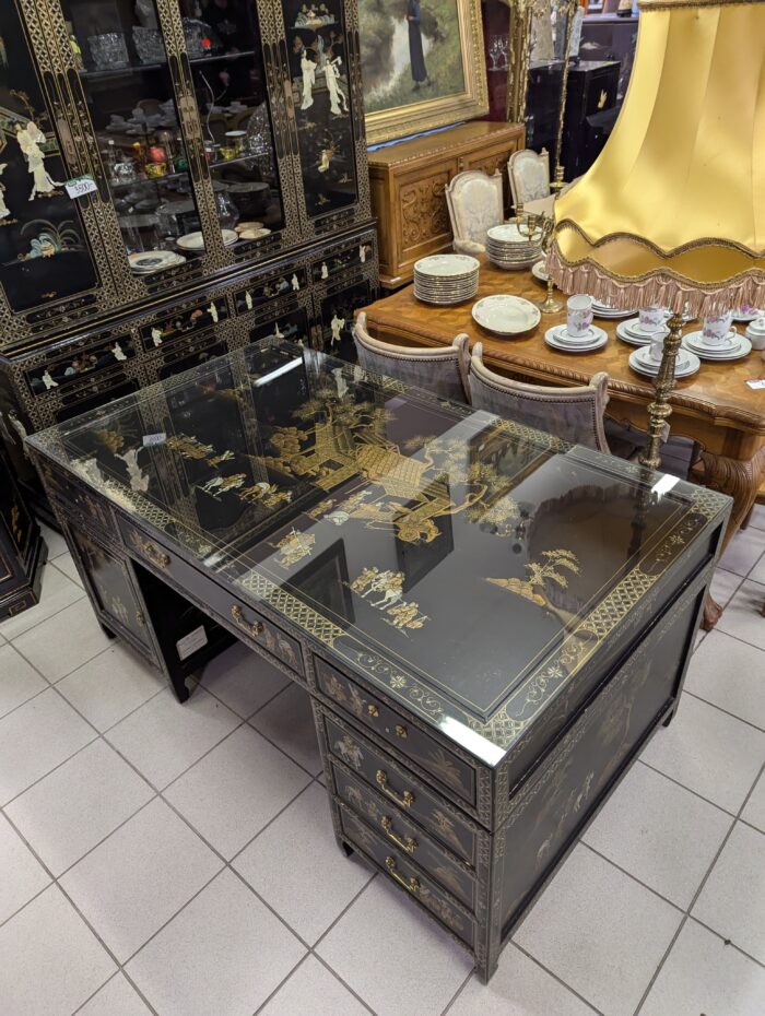 Oriental desk and two chairs - Image 10