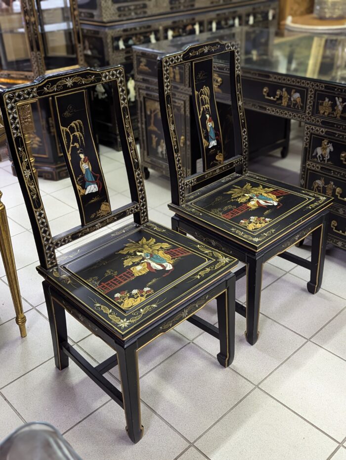 Oriental desk and two chairs - Image 18