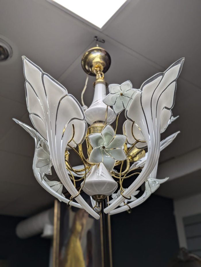 Calla-liilia klaasist lühter