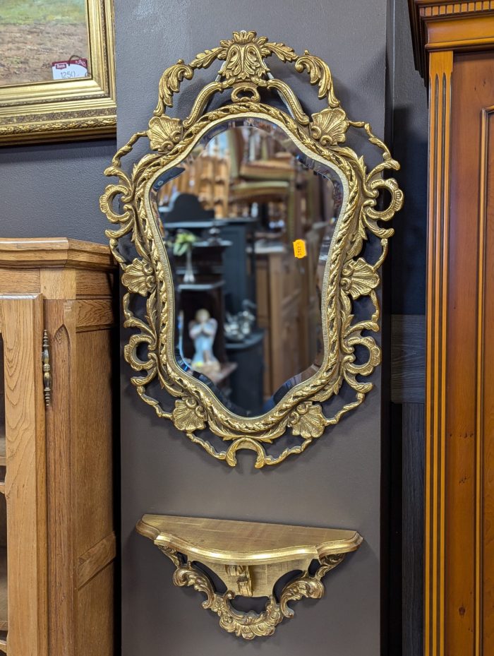 Peegel ja konsoollaud