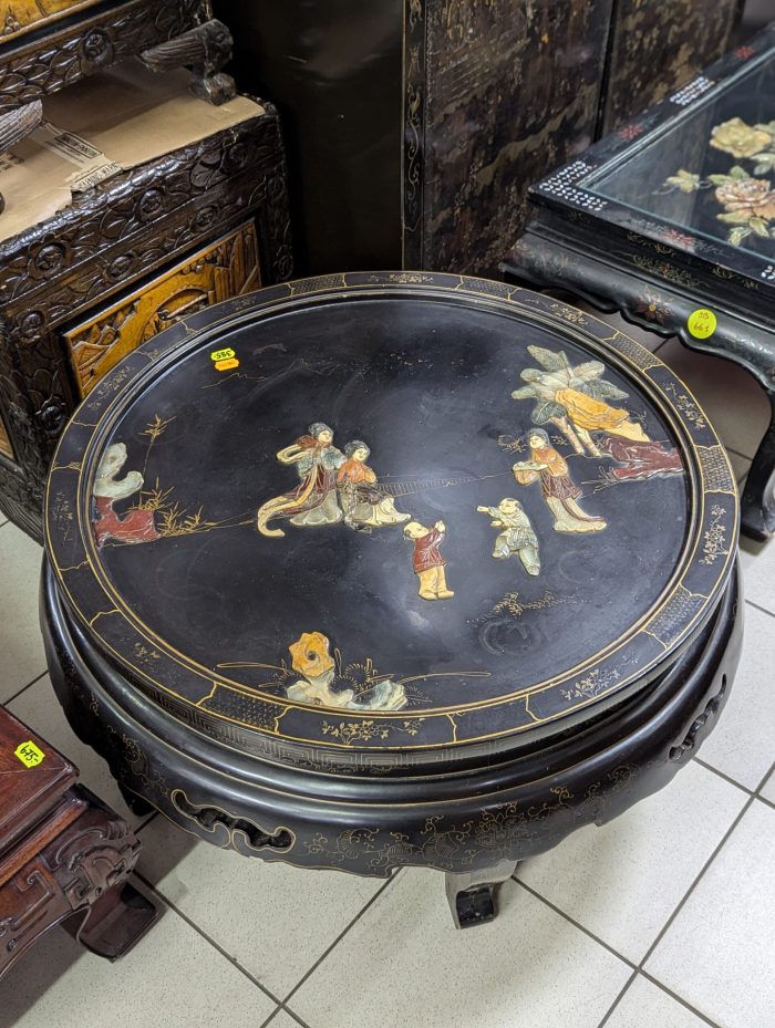 Idamaine diivanilaud