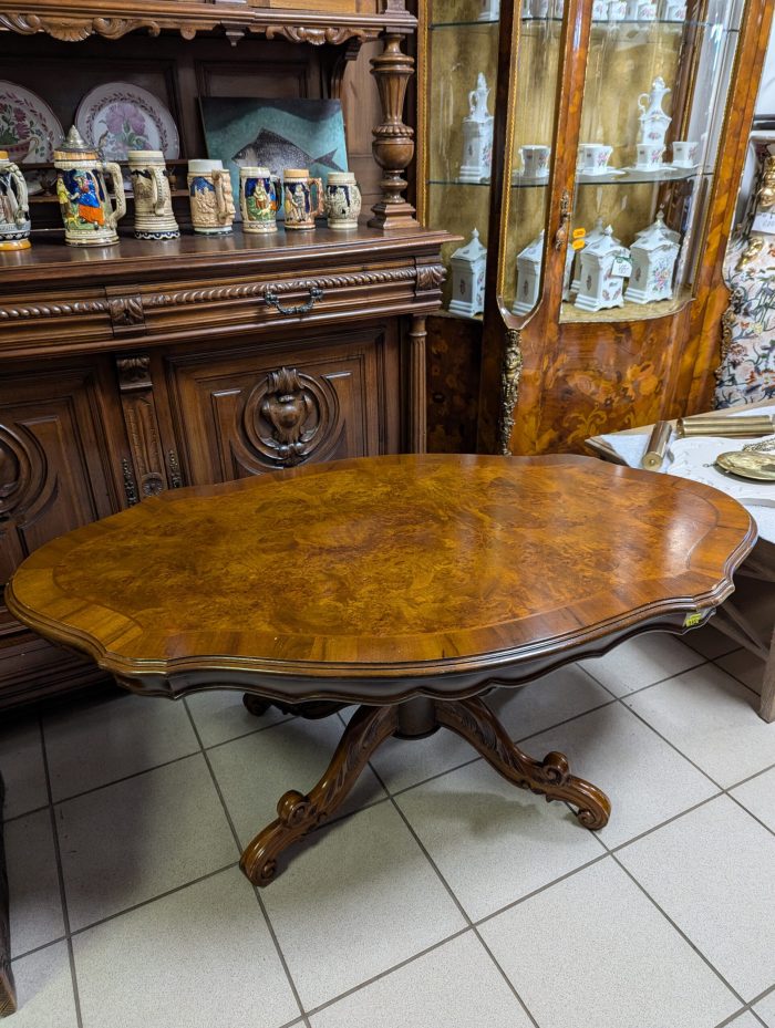 Diivanilaud rokokoo stiilis