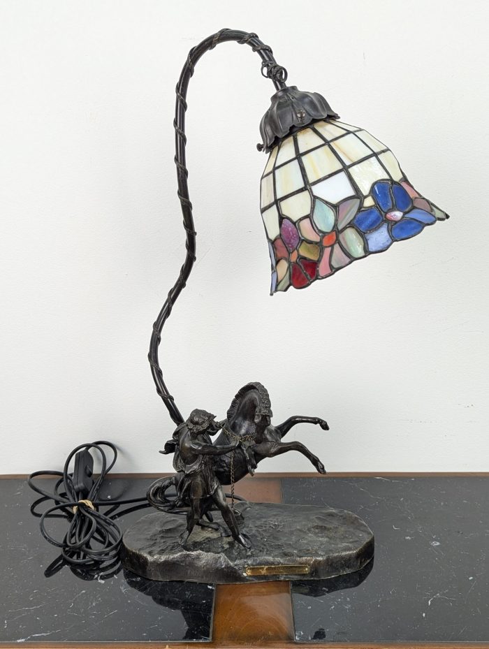 Tiffany stiilis laualamp