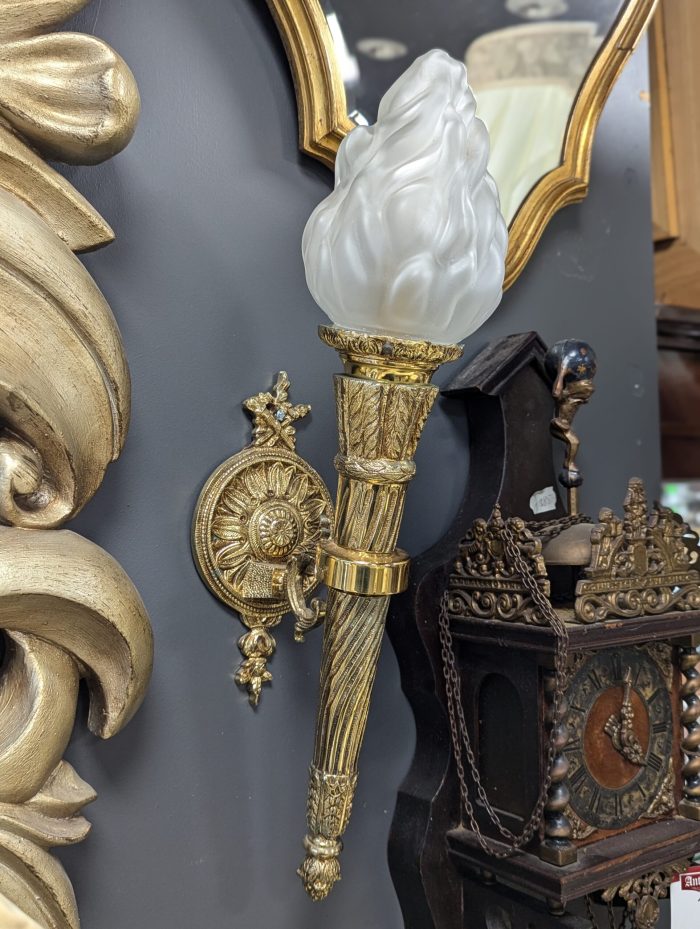 Ampiirstiilis seinalamp