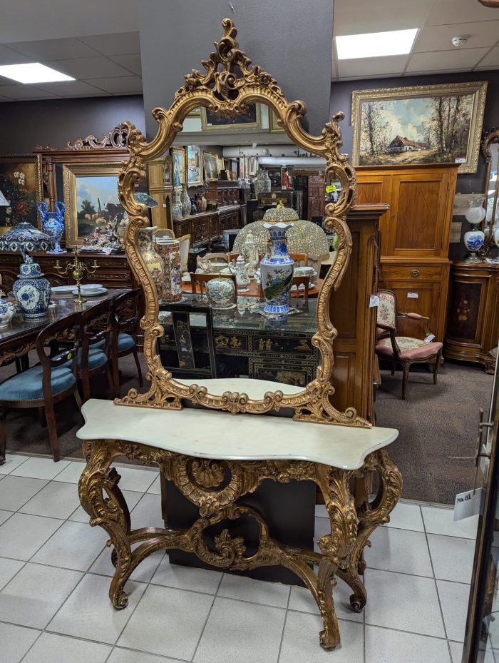 Rokokoo stiilis peegel ja konsoollaud