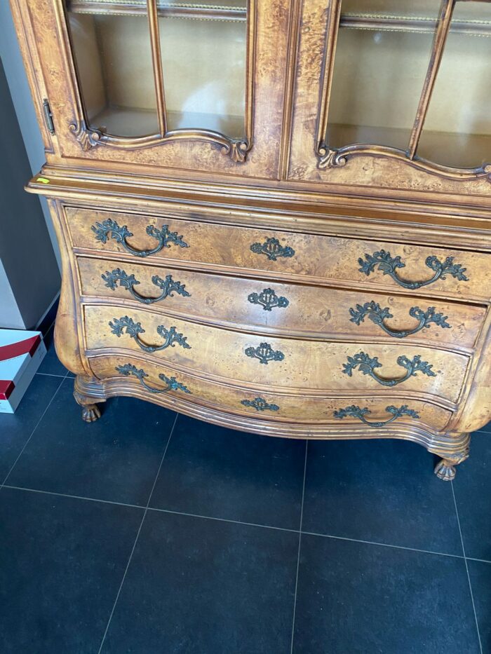 Louis XV -tyylinen vitriinin kaappi - Image 4