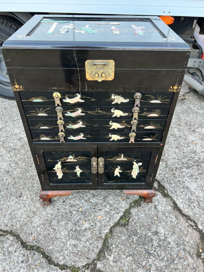Chinoiserie stiilis ehtekummut - Image 3